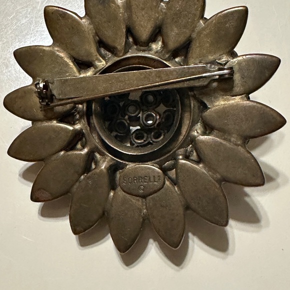 Sorrelli Floral Cluster Brooch Pin - Picture 4 of 4